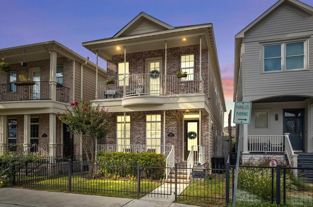 409 25th St, Houston, TX 77008-2306