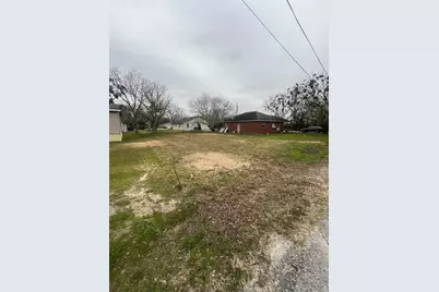 524 Clay Street, Eagle Lake, TX 77434 - Photo 2