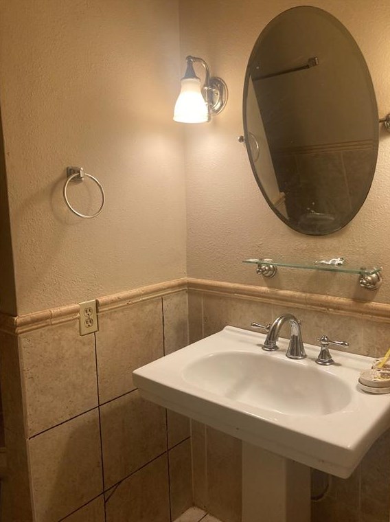 7007 Marisol Dr, Houston TX  77083-2305 exterior