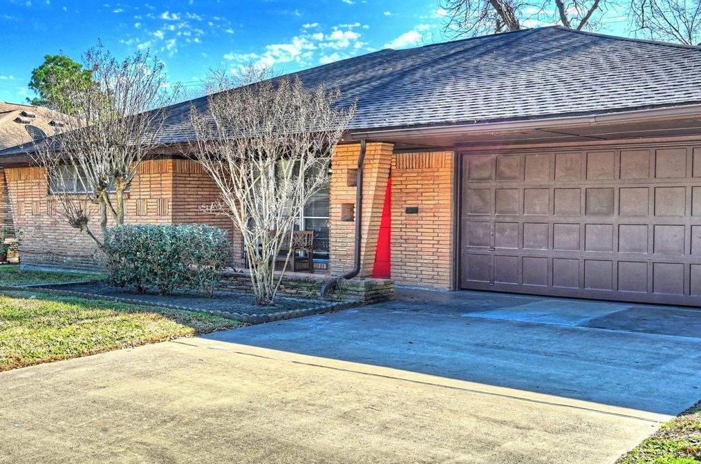 4021 Silverwood Dr, Houston, TX 77025