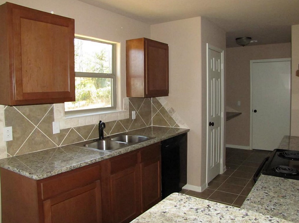 110 Oakridge Cir, Onalaska, TX 77360