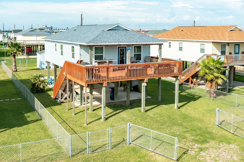 437 Seabean St, Jones Creek, TX 77541-9352