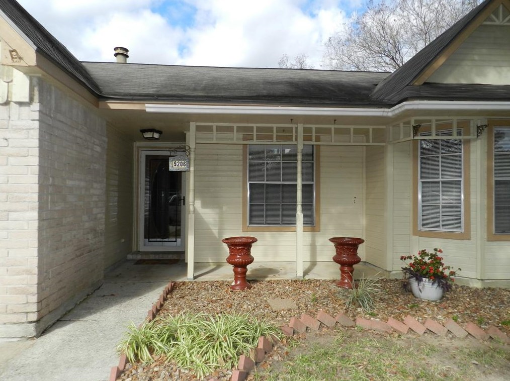 9206 Kirkleigh St, Spring, TX 77379-8614
