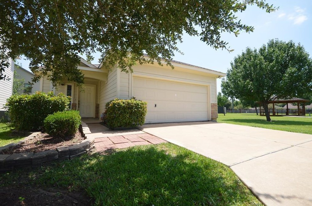 15427 Lucky Star Dr, Houston, TX 77082
