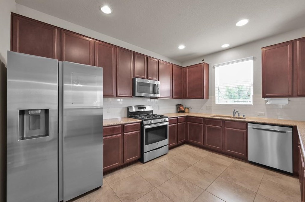 19023 Ashford Sq St, Tomball TX  77375-2523 exterior