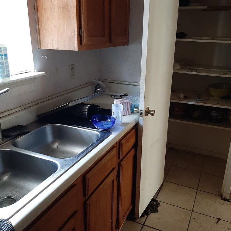 8823 Vinkins Rd, Houston, TX 77071-2836