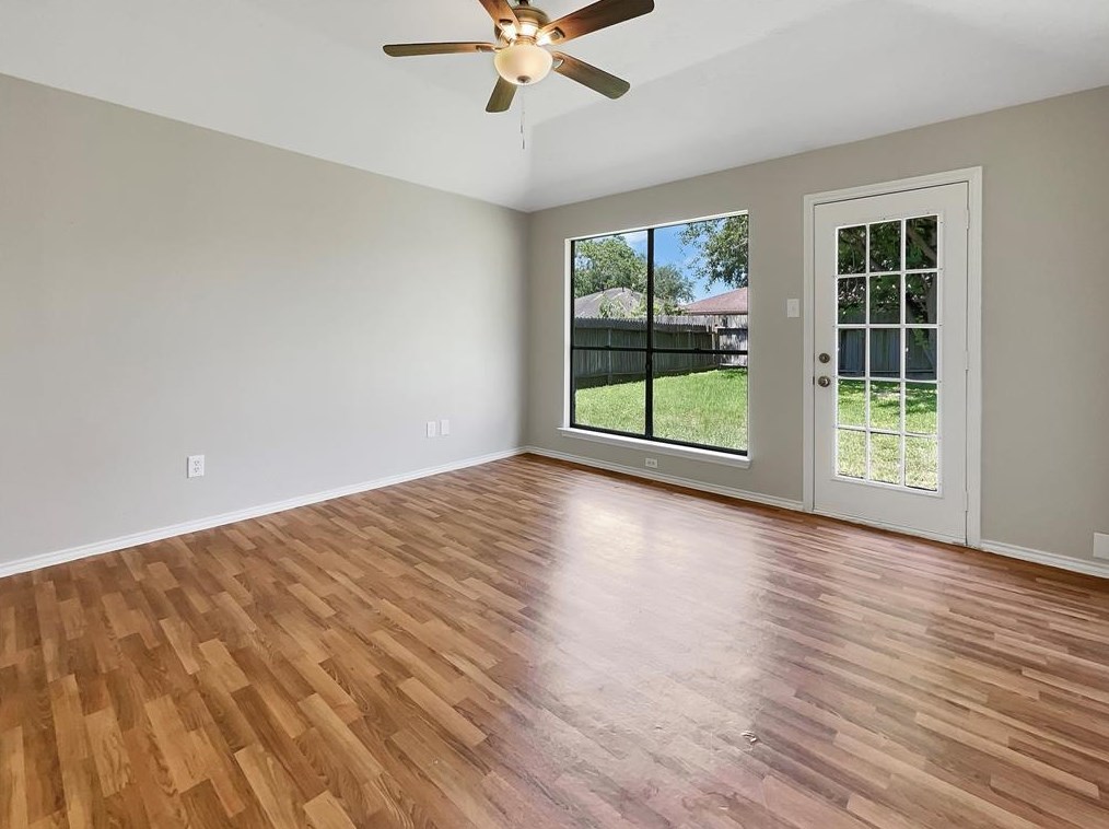 6610 Soledad Dr, Houston TX  77083-5257 exterior