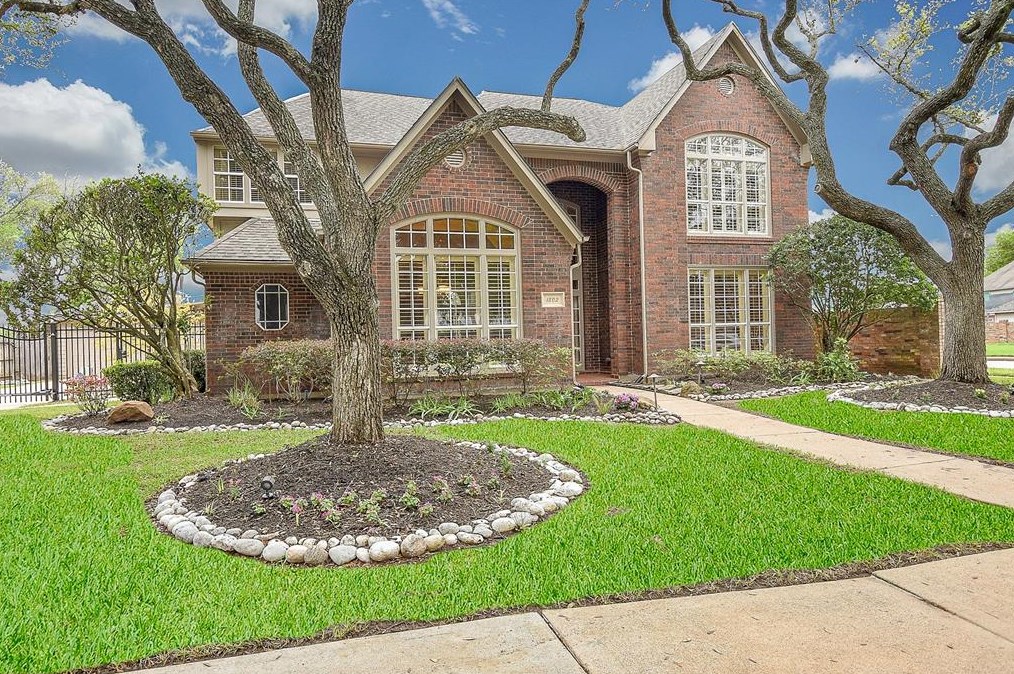 1802 Sugar Crossing Dr, Sugar Land, TX 77478-5302