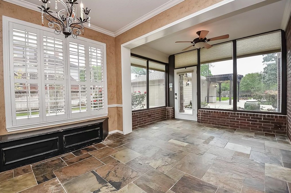 1802 Sugar Xing Dr, Sugar Land TX  77478-5302 exterior