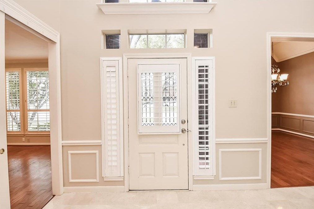 1802 Sugar Xing Dr, Sugar Land TX  77478-5302 exterior