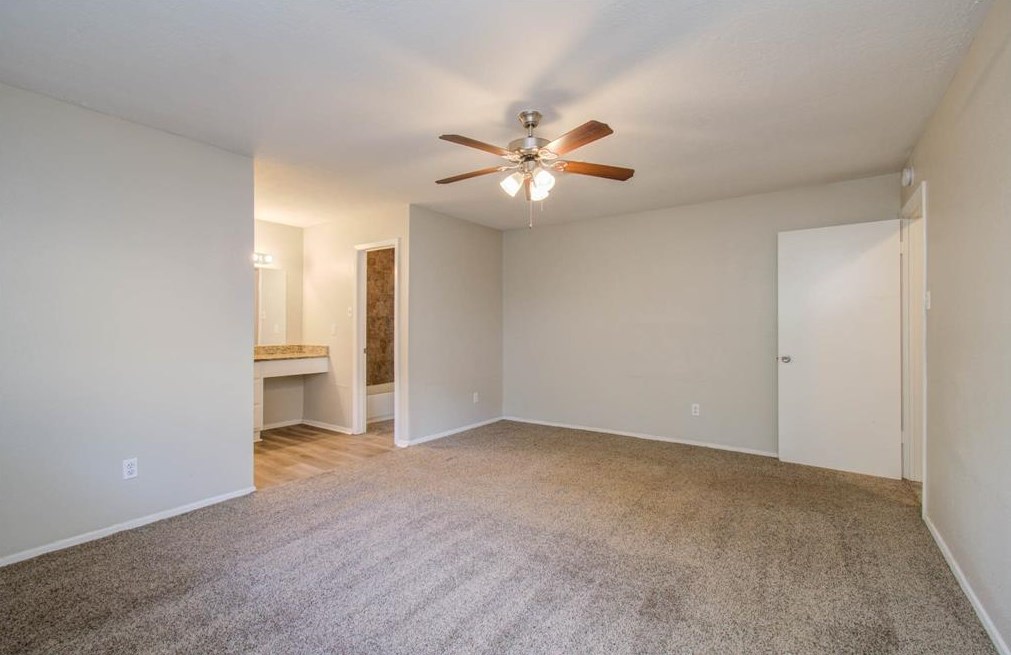 14147 Magnolia Spg Dr, Houston TX  77066-5517 exterior