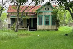 211 205 206 E Thigpen, Carmine, TX 78932 - Photo 2