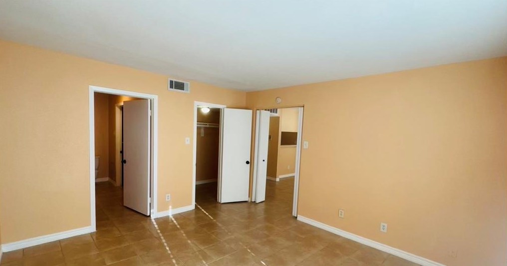 2822 S Bartell Dr #h33, Houston, TX 77054