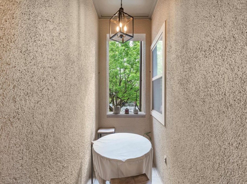 1912 Brun St, Houston TX  77019-6557 exterior