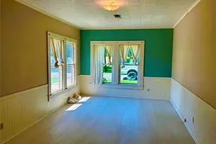 911 Dallas St, Port Neches, TX 77651 - Photo 10