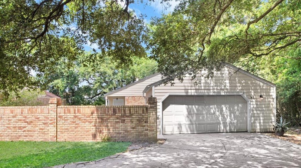 91 Wind Whisper Ct, Spring TX  77380-2850 exterior