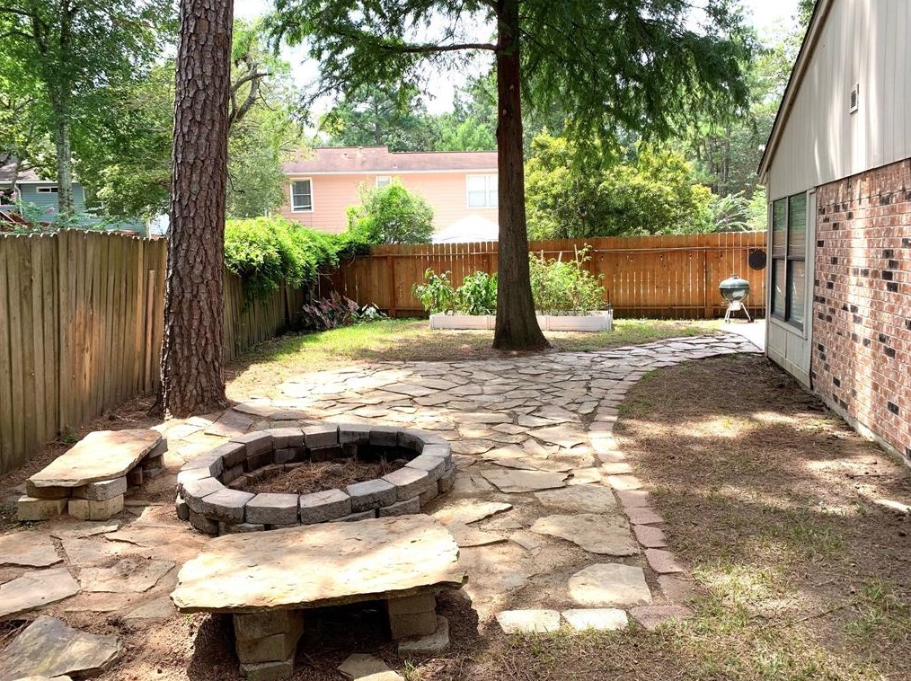 7 Black Cherry Ct, Spring TX  77381-3450 exterior