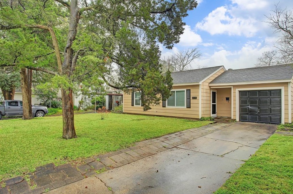 6713 Barney Rd, Houston, TX 77092-4610