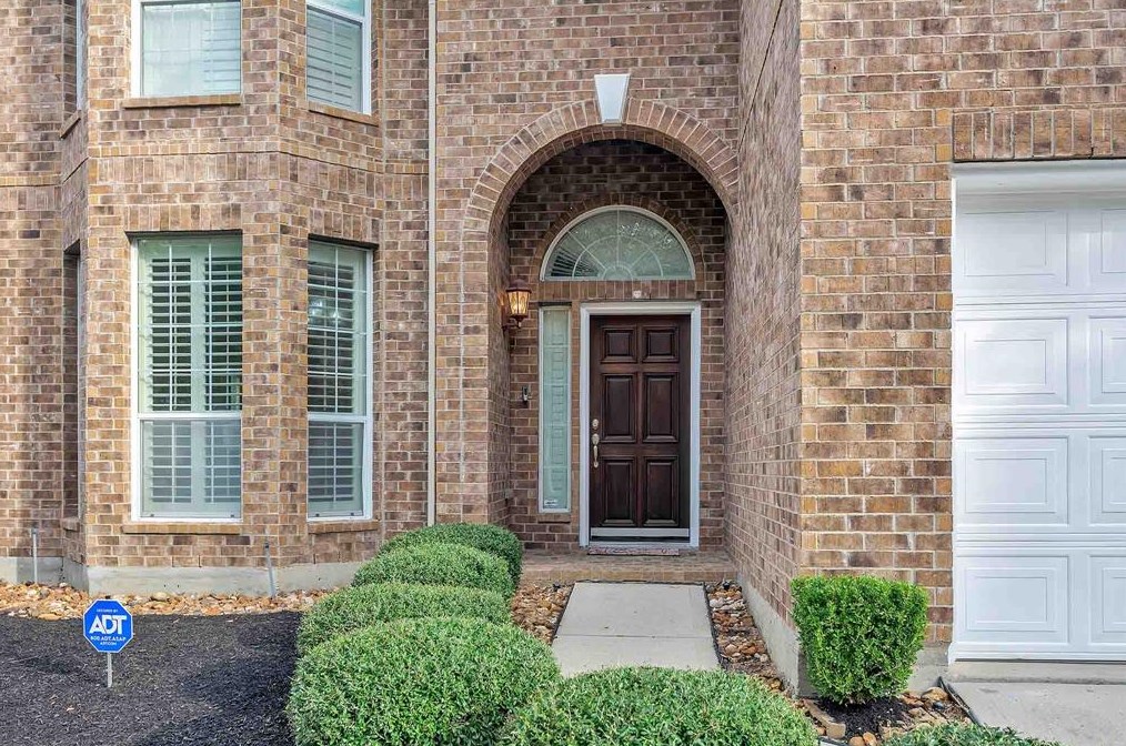 87 French Oaks Cir, Spring TX  77382-5817 exterior