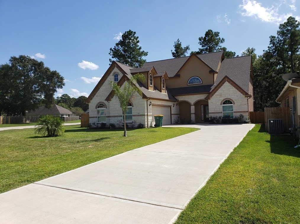 998 Northampton Dr, Conroe, TX 77303