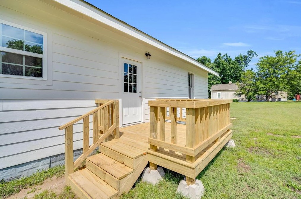 601 S 7th Ave, Clay Hill, TX 75860