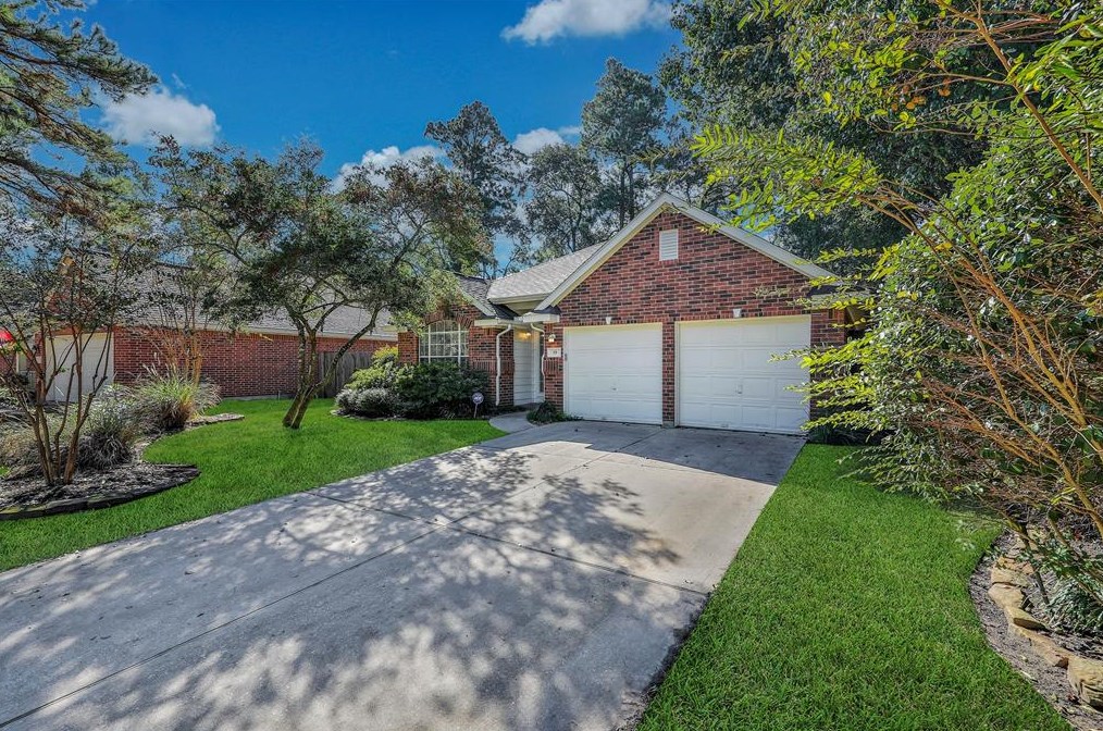 39 Bayou Springs Ct, Spring TX  77382-1060 exterior