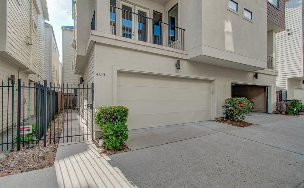 4125 Dickson St, Houston, TX 77007-7318