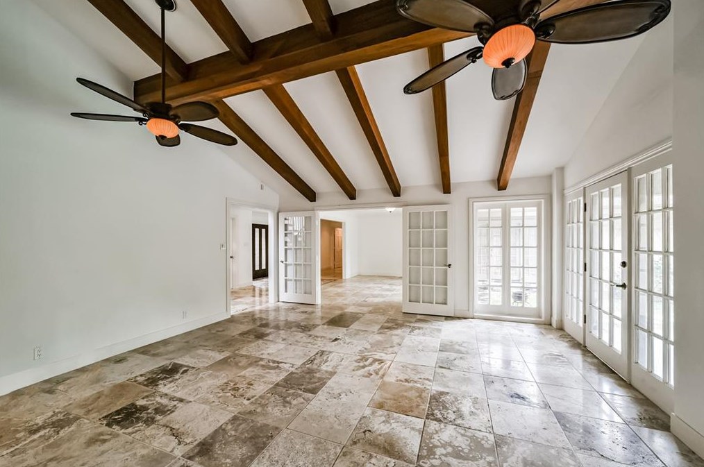 11715 Winshire Cir, Houston TX  77024-6311 exterior