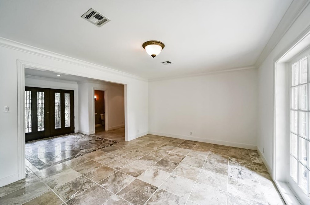 11715 Winshire Cir, Houston TX  77024-6311 exterior