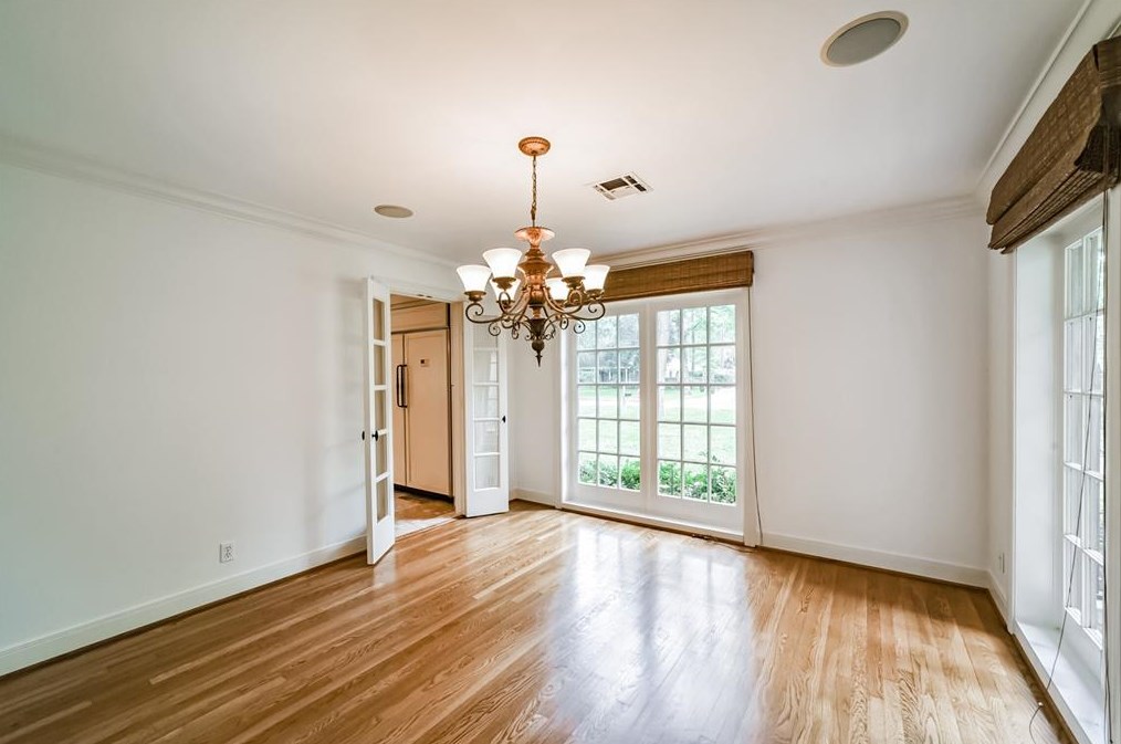 11715 Winshire Cir, Houston TX  77024-6311 exterior