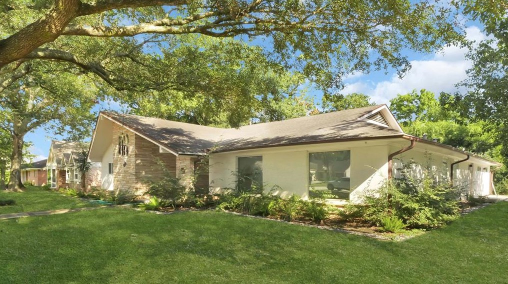4302 Woodvalley Dr, Houston, TX 77096-3530