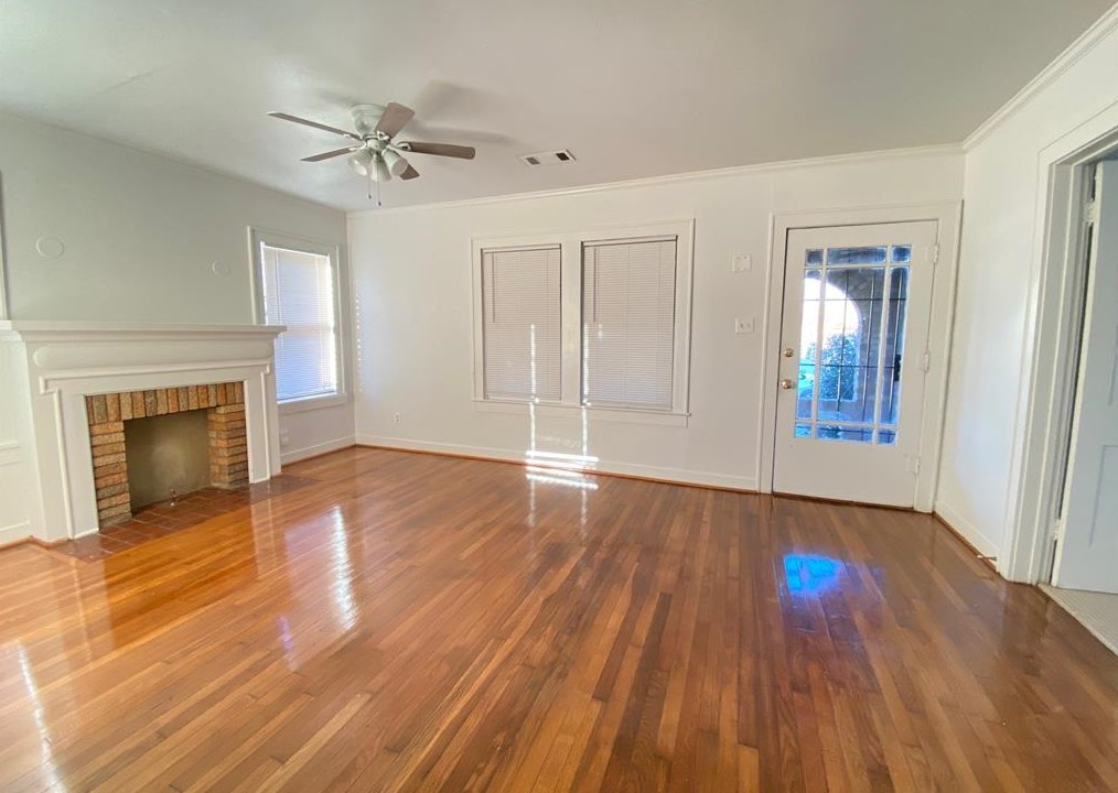1554 Godwin St, Houston, TX 77023