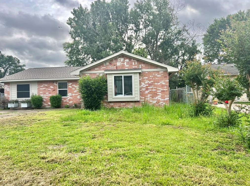 12911 Southbridge Rd, Houston, TX 77047