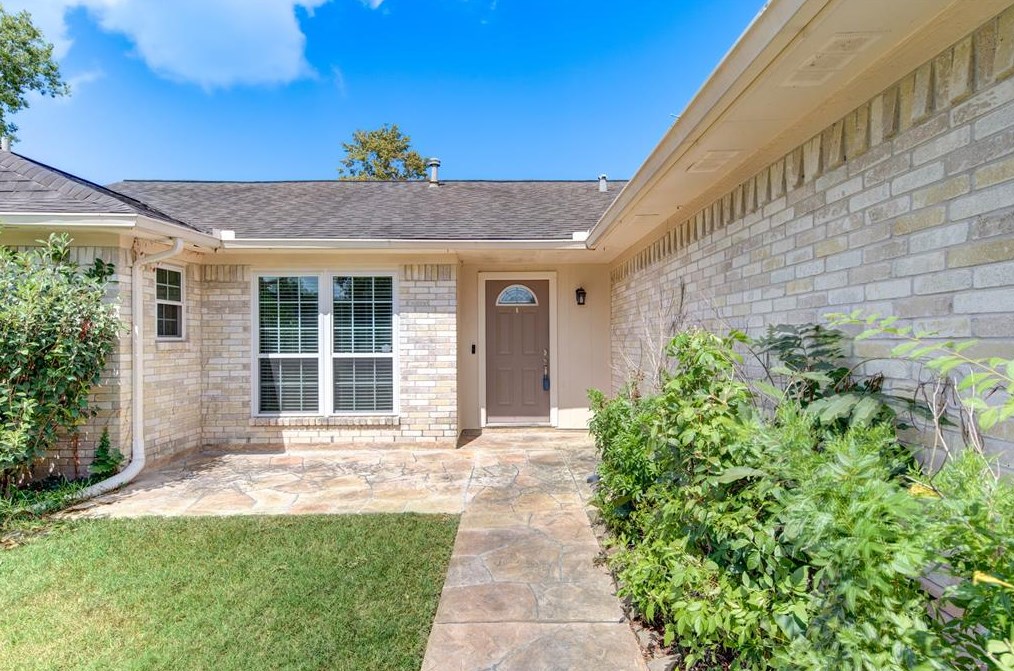 403 Old Colony Dr, Richmond, TX 77406