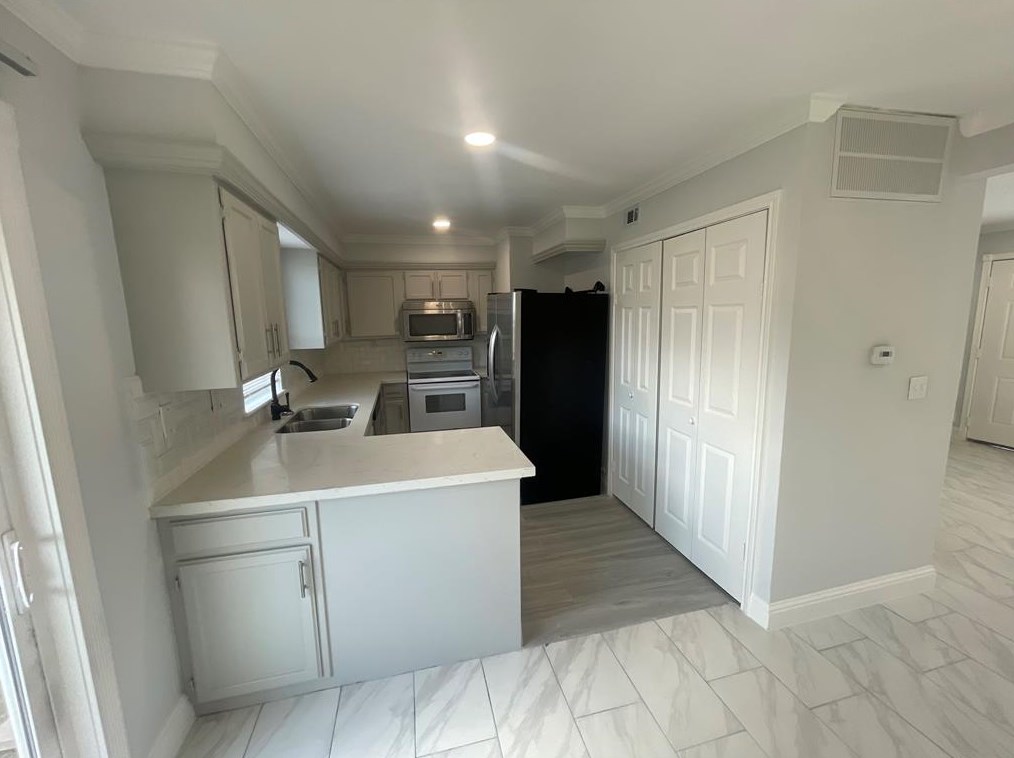 1221 Cedar Post Ln #3a, Houston, TX