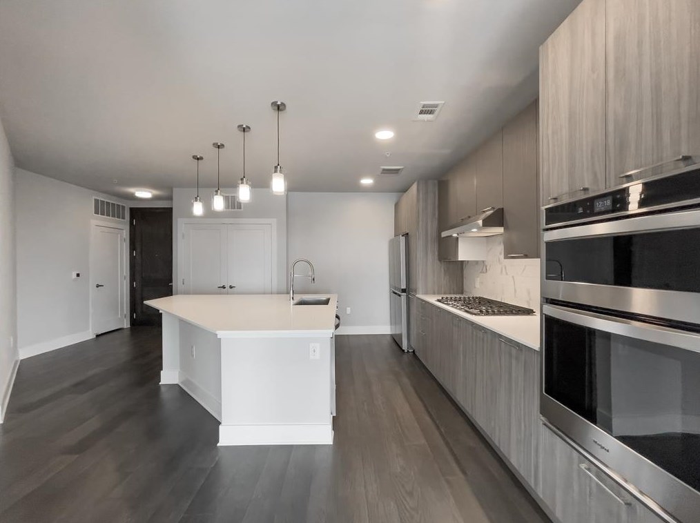 510 W 20th St #700, Houston, TX 77008