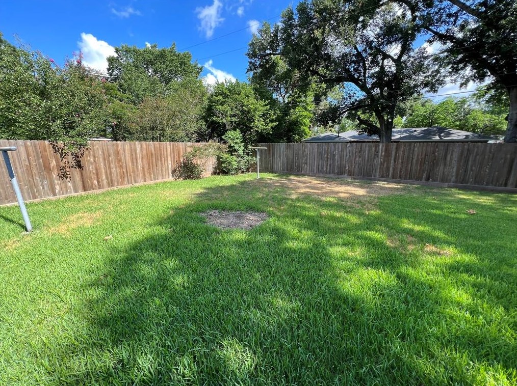 6128 Grape St, Houston TX  77074-7420 exterior