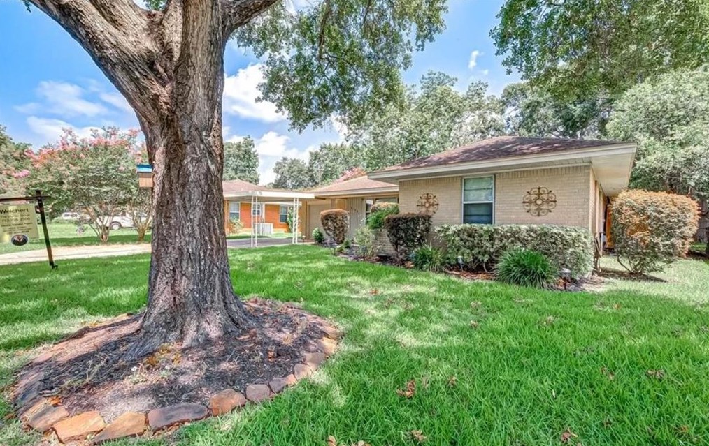 6128 Grape St, Houston, TX 77074