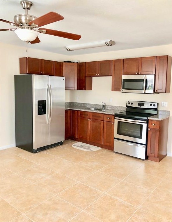 3731 Putnam Dr #b, Bacliff, TX 77518