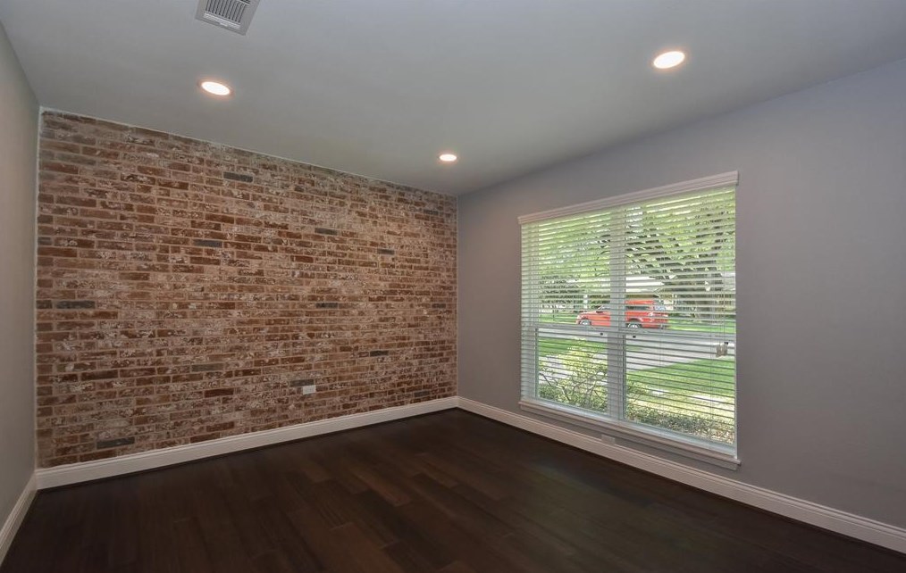 10607 Meadow Lake Ln, Houston, TX 77042