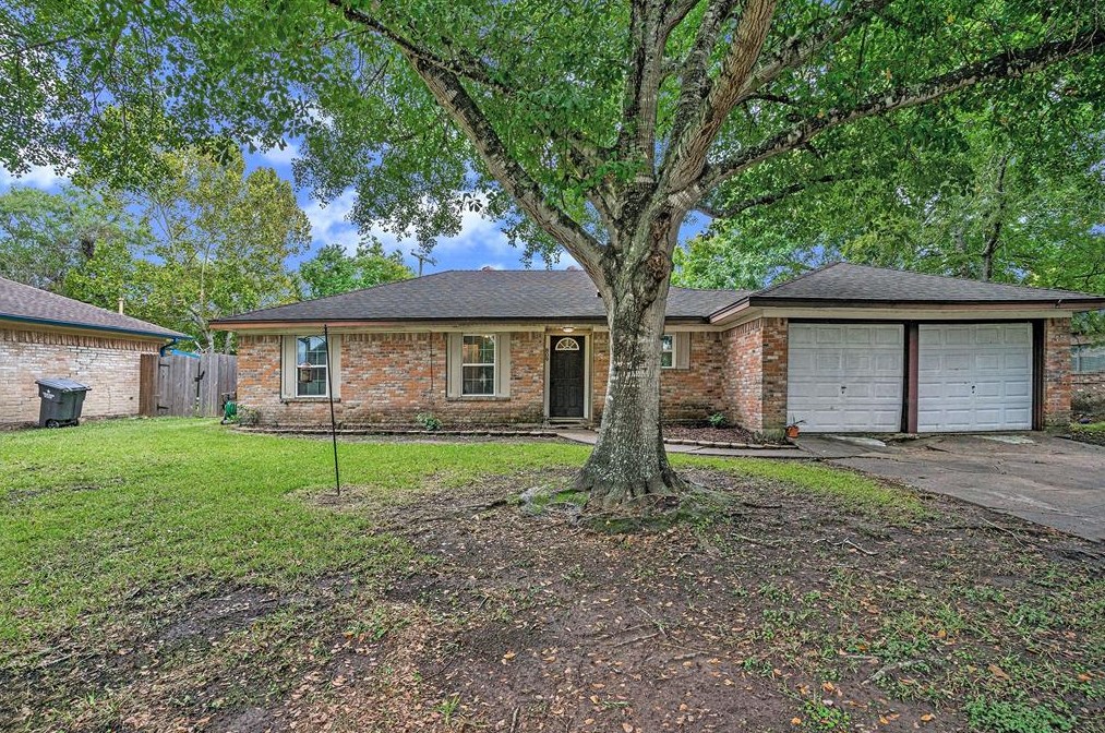 809 Midas Ln, Alvin, TX 77511-4343