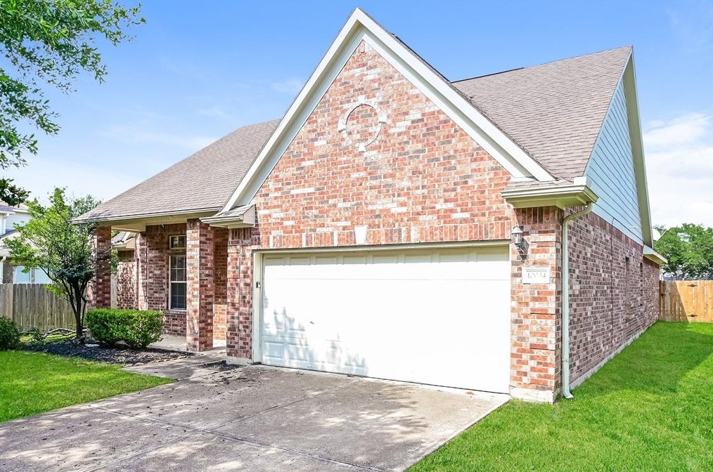 10034 Palisade Lakes Dr, Houston, TX 77095-6649