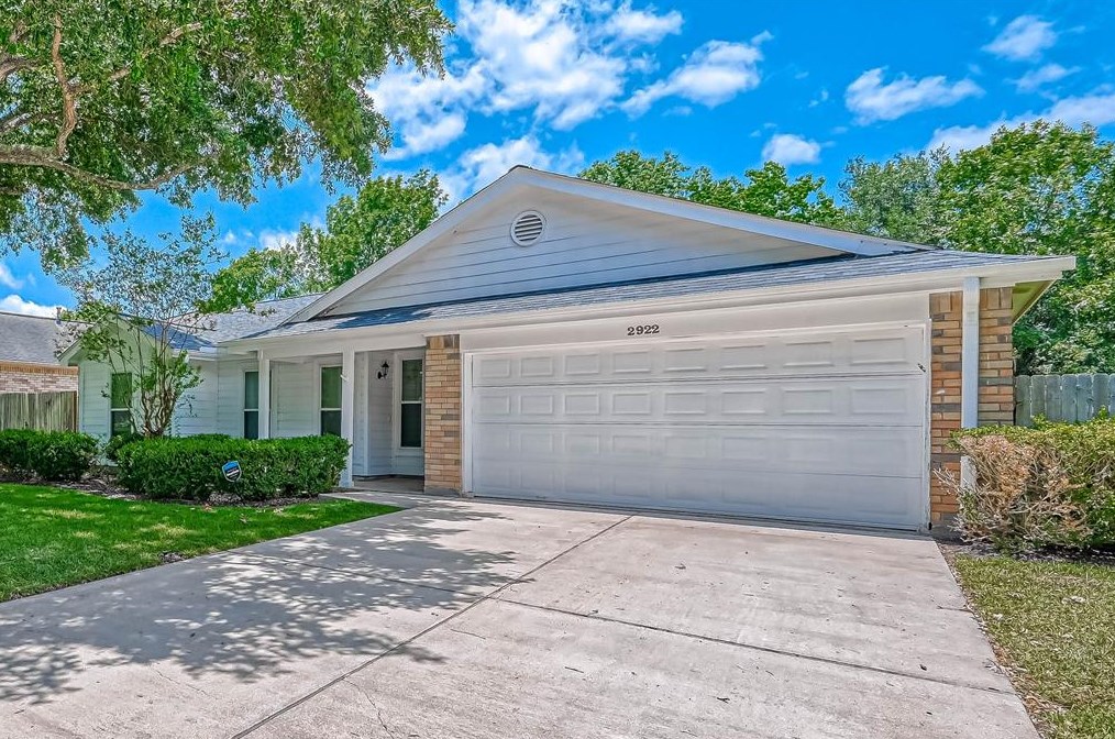 2922 Lakefield Way, Sugar Land TX  77479-2022 exterior