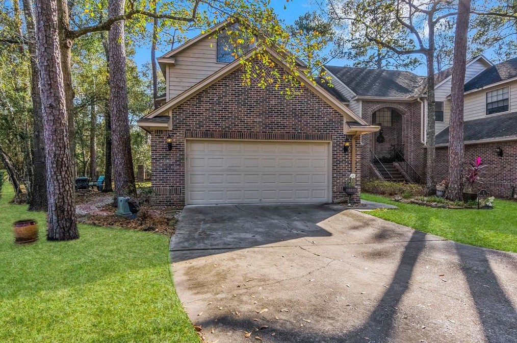 2 Fairway Oaks Pl, Spring TX  77380-0917 exterior