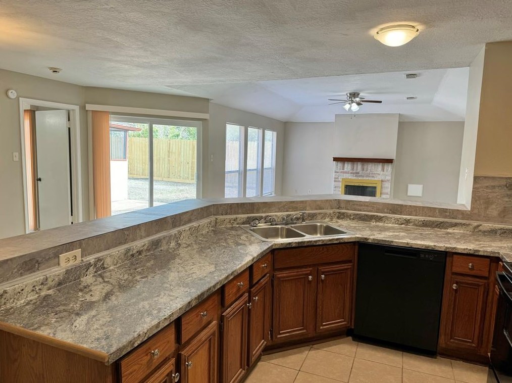 8514 Fawn Terrace Dr, Houston TX  77071-2436 exterior