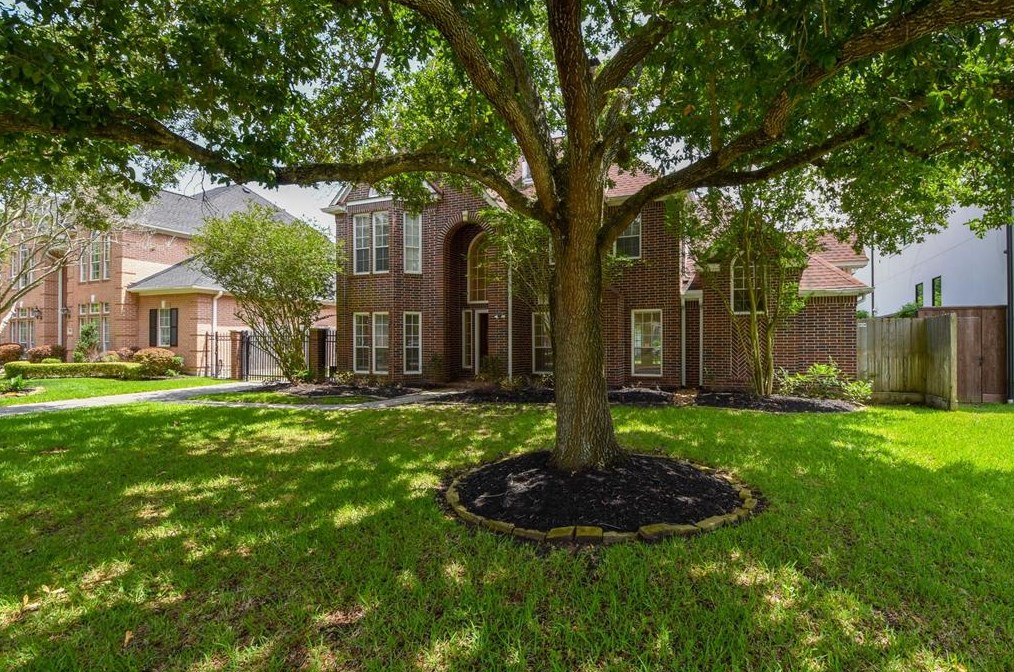 5211 Laurel St, Bellaire, TX 77401