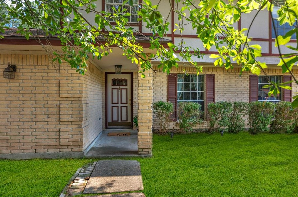 5102 Shady Gardens Dr, Humble, TX 77339-1275