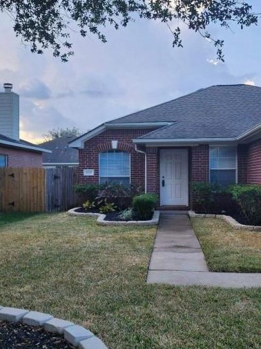 8210 Kingsbridge Meadow Dr, Houston TX  77083-7341 exterior
