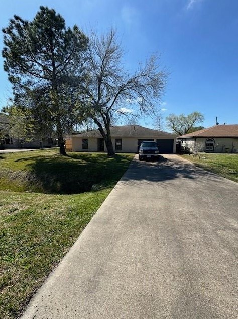 230 S Lobit St, Morgans Point, TX 77571