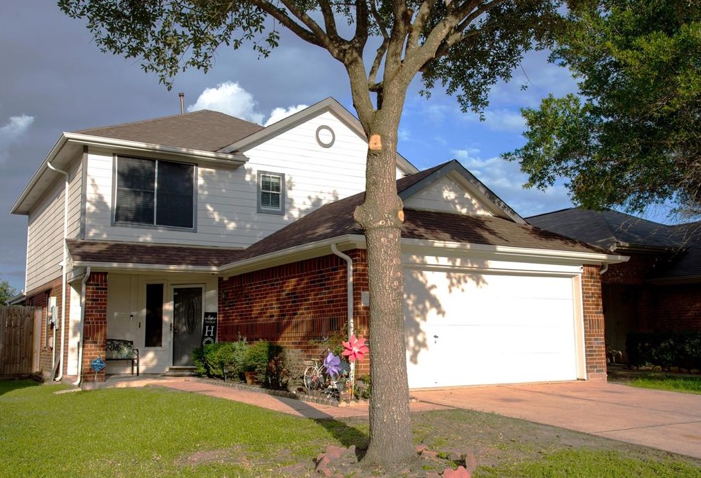 14607 Sweetwater View Dr, Houston, TX 77047-3263